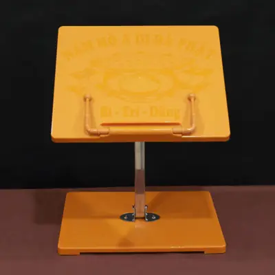 Kệ Kinh Sách Bằng Nhựa 1 Chân, Chữ Bi - Trí - Dũng, Màu Vàng