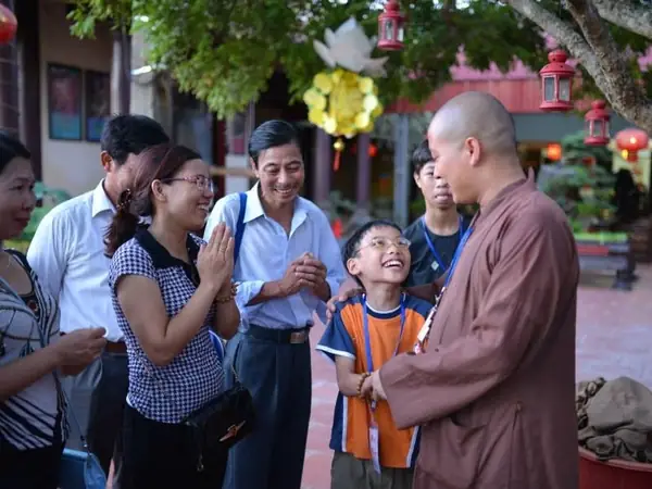 Cách Xưng Hô Trong Phật Giáo Việt Lạc