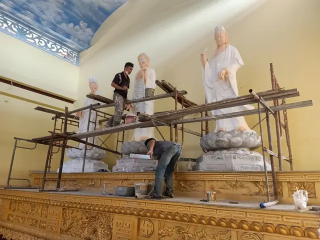 Tay Nghề Đội Ngũ Điêu Khắc Điển Thảo Như Thế Nào?