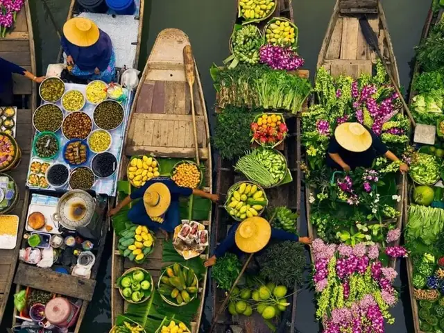 Trải Nghiệm Sôi Động Tại Chợ Nổi Damnoen Saduak