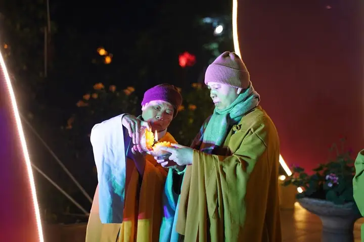 Hưng Yên: Lung Linh Đêm Hoa Đăng Vía Phật A Di Đà Tại Chùa Pháp Vân