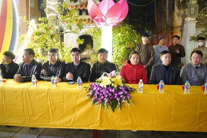 Hưng Yên: Lung Linh Đêm Hoa Đăng Vía Phật A Di Đà Tại Chùa Pháp Vân