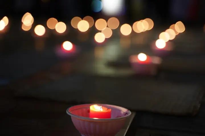 Hưng Yên: Lung Linh Đêm Hoa Đăng Vía Phật A Di Đà Tại Chùa Pháp Vân