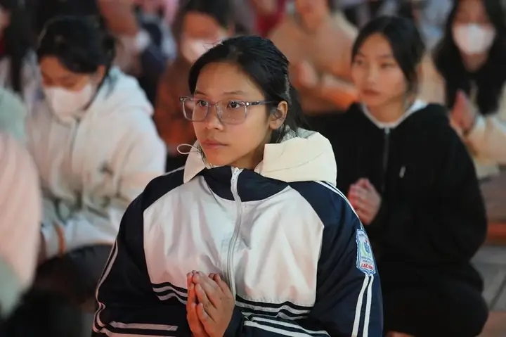 Hưng Yên: Lung Linh Đêm Hoa Đăng Vía Phật A Di Đà Tại Chùa Pháp Vân