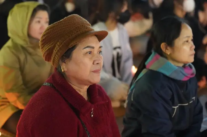 Hưng Yên: Lung Linh Đêm Hoa Đăng Vía Phật A Di Đà Tại Chùa Pháp Vân