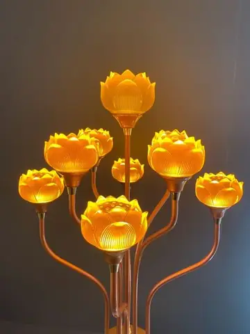 Nên Chọn Loại Đèn Để Bàn Thờ Mẹ Quan Âm Như Thế Nào Mới Mang Ý ...