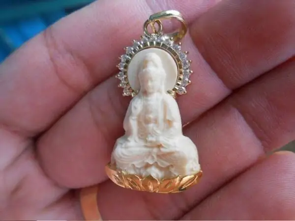 Ý Nghĩa Về Mặt Phong Thủy Khi Đeo Dây Chuyền Mặt Phật Quan Âm