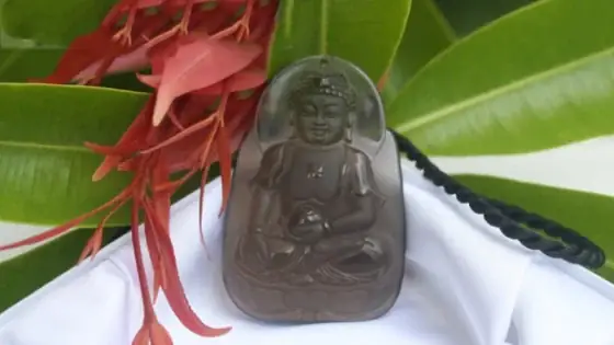 Đeo Tượng Phật Trên Người Có Tội Không?