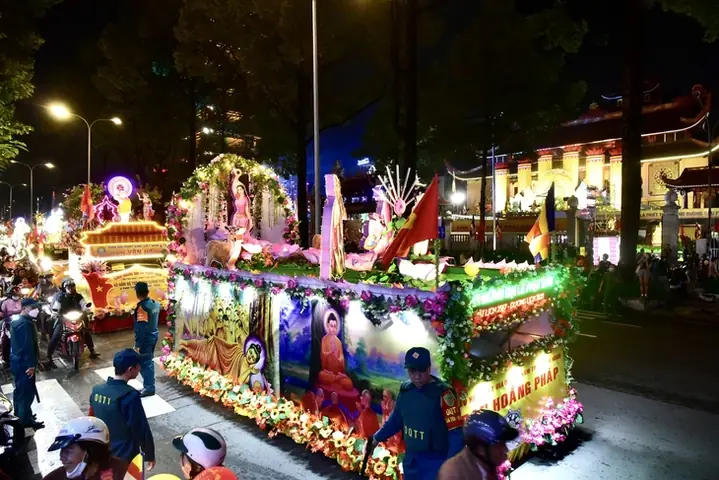 Lễ Phật Đản Và Tưởng Niệm 60 Năm Ngày Bồ Tát Thích Quảng Đức Vị Pháp Thiêu Thân