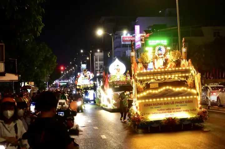 Lễ Phật Đản Và Tưởng Niệm 60 Năm Ngày Bồ Tát Thích Quảng Đức Vị Pháp Thiêu Thân