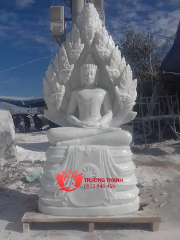 Kinh-phat-cau-binh-an-duoc-doc-duoi-chan-tuong-da-non-nuoc