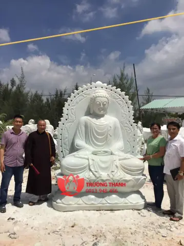 Kinh-phat-cau-binh-an-duoc-doc-duoi-chan-tuong-da-non-nuoc