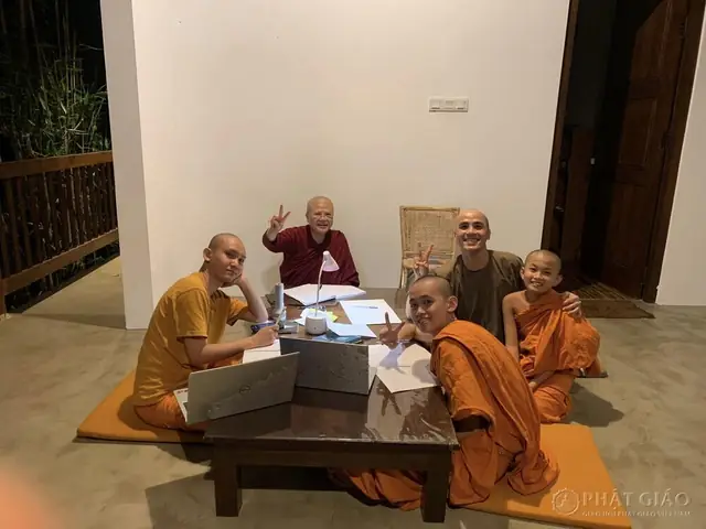 Với Quý Tôn Đức, Phật Tử Đồng Học