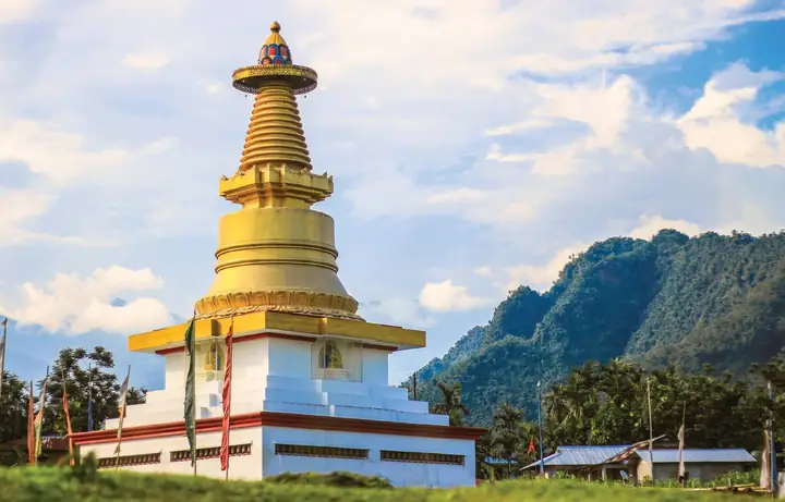 Ba Thời Đức Phật Chuyển Pháp Luân - Quan Niệm Của Phật Giáo Tạng Truyền