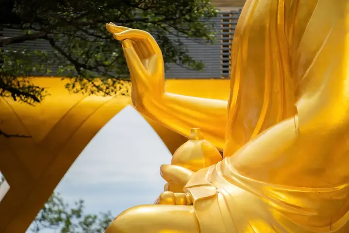 Hé Lộ Hình Ảnh Tôn Tượng Đức Phật Câu Na Hàm Sẽ Chính Thức Được An Vị Trên Núi Bà Đen Vào Ngày 29/12