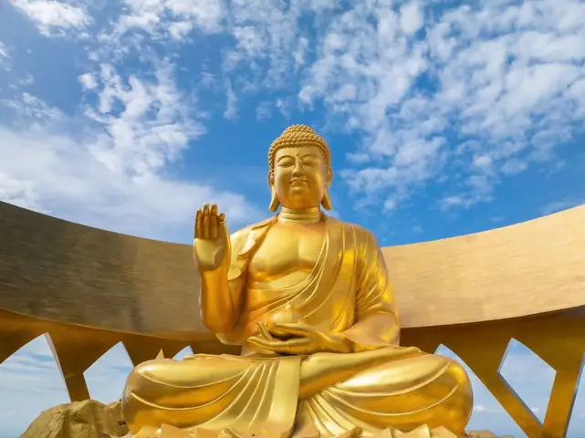 Hé Lộ Hình Ảnh Tôn Tượng Đức Phật Câu Na Hàm Sẽ Chính Thức Được An Vị Trên Núi Bà Đen Vào Ngày 29/12