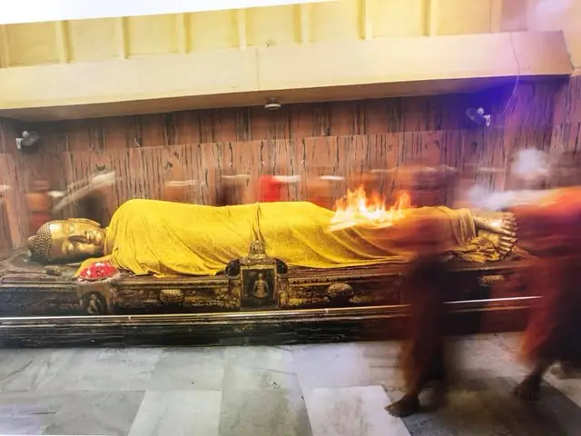 Đức Phật Nhập Đại Niết Bàn