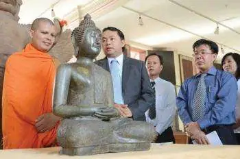 Campuchia: Pho Tượng Phật Bị Đánh Cắp Nhiều Lần Đã Được Tặng Cho Bảo Tàng Quốc Gia
