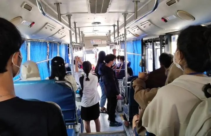 Chuyển Bằng Phương Tiện Công Cộng Tiết Kiệm