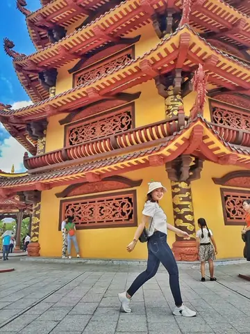 Đại Lý Vé Máy Bay Giá Rẻ – Khám Phá Chùa Phật Ngọc Xá Lợi Vĩnh Long