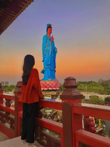 Đại Lý Vé Máy Bay Giá Rẻ – Khám Phá Chùa Phật Ngọc Xá Lợi Vĩnh Long