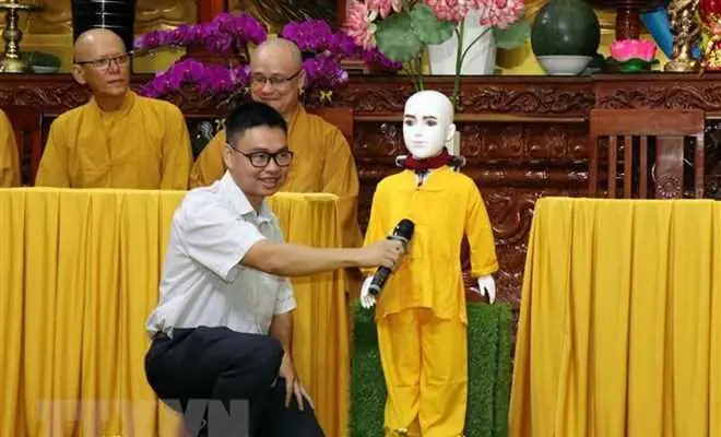 Ra Mắt Robot Chú Tiểu Giác Ngộ 4.0 Giải Đáp Câu Hỏi Về Phật Pháp ...