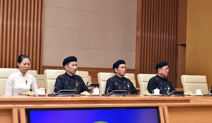 (chinhphu.vn) - Sáng 24/8, Tại Trụ Sở Chính Phủ, Trưởng Ban Kinh Tế Trung Ương, Phó Thủ Tướng Chính Phủ Trần Lưu Quang Đã Tiếp Đoàn Chức Sắc, Chức Việc Giáo Hội Tịnh Độ Cư Sĩ Phật Hội Việt Nam Nhân Dịp Đoàn Ra Thăm Thủ Đô Hà Nội.