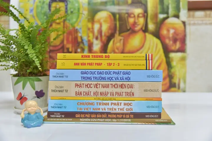 Thư Vận Động Ấn Tống Sách Giáo Khoa Cho 33 Trường ...