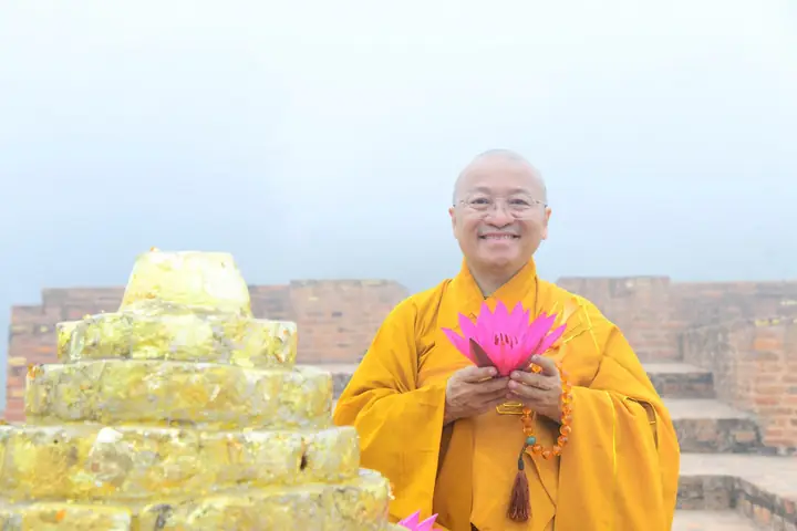 Tham Quancông Viên Tưởng Niệm Bồ-tát Bimrao Ambedkar, Tôn Vinh Vị Lãnh Tụ Hồi Sinh Phật Giáo Ấn Độ.