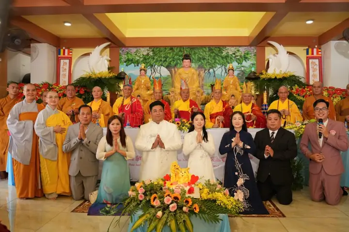 Tp.hcm: Chùa Dược Sư Trang Nghiêm Cử Hành Lễ Hằng Thuận Cho 2 Phật Tử Minh Trọng & Diệu Mai