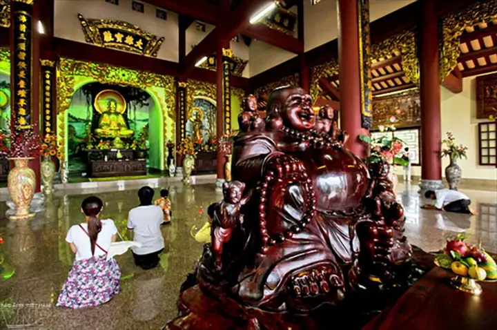 Chiêm Bái Tượng Phật