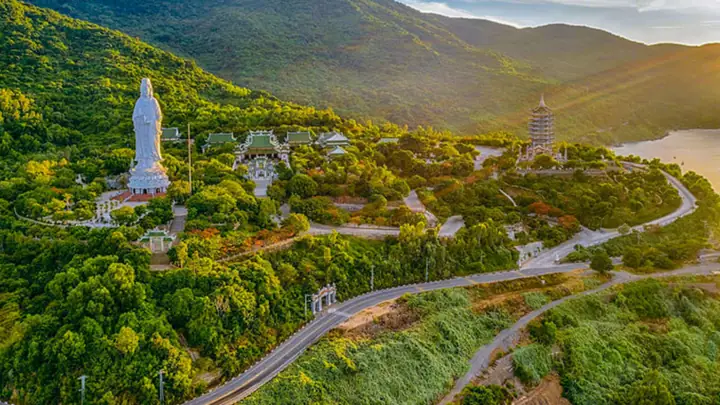 Đi Chùa Linh Ứng Bãi Bụt Vào Thời Điểm Nào Thì Đẹp?