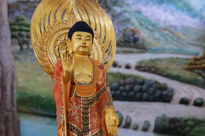 Hào Quang Đức Phật A Di Đà Chiếu Khắp Mười Phương Thế Giới