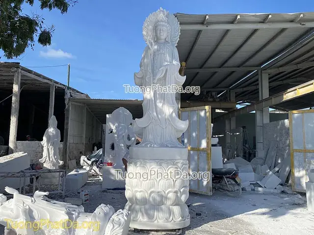 Tượng Phật Quan Âm Bằng Đá (hào Quang)
