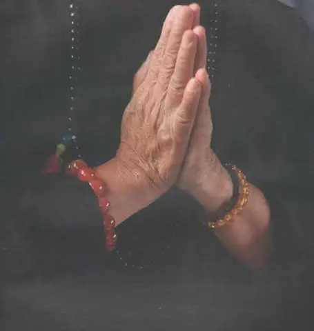 Hình Ảnh Chắp Tay Niệm Phật Dành Cho Máy Tính