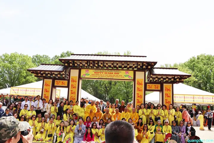 Usa-vesak-2025 (13)