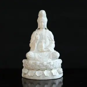 Hình Ảnh Phật Bà Quan Âm Bằng Gốm Sứ: Nét Truyền Thống Tinh Hoa