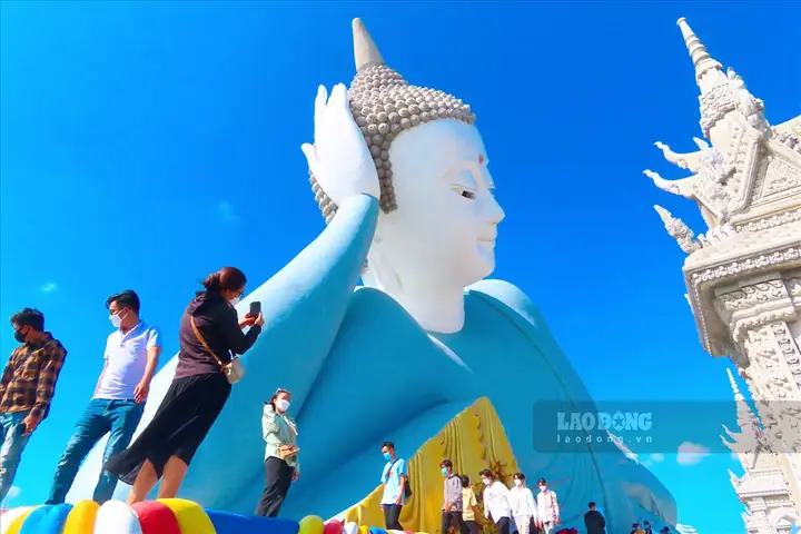 Có Những Hình Ảnh Phật Nằm Đẹp Nào Có Thể Tìm Thấy Trên Google?