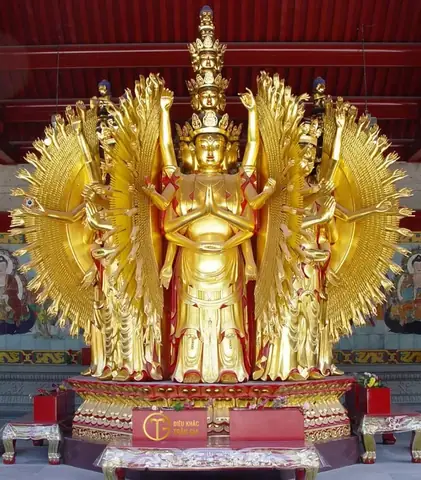 I/ Phật Nghìn Tay Nghìn Mắt Là Ai?