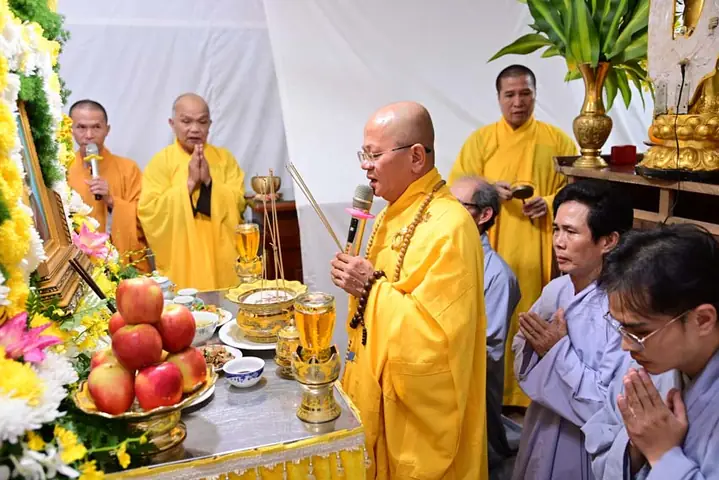 Lễ Bạch Phật – Khai Kinhtiến Linh – Thành Phục