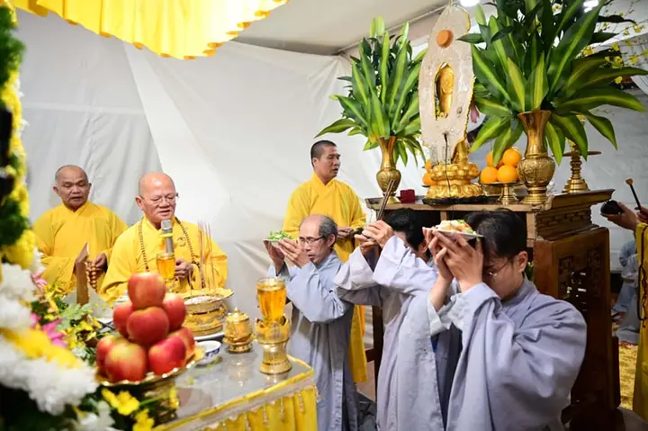 Lễ Bạch Phật – Khai Kinhtiến Linh – Thành Phục