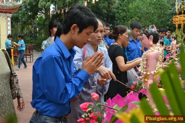 Những Hình Ảnh Đẹp Về Nghi Lễ Tắm Phật 6