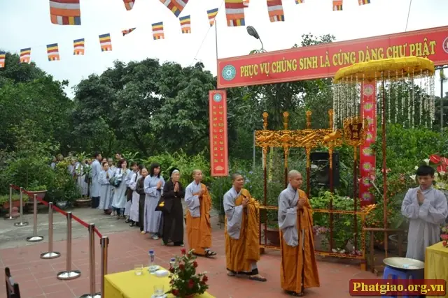 Những Hình Ảnh Đẹp Về Nghi Lễ Tắm Phật 4