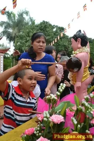 Những Hình Ảnh Đẹp Về Nghi Lễ Tắm Phật 8
