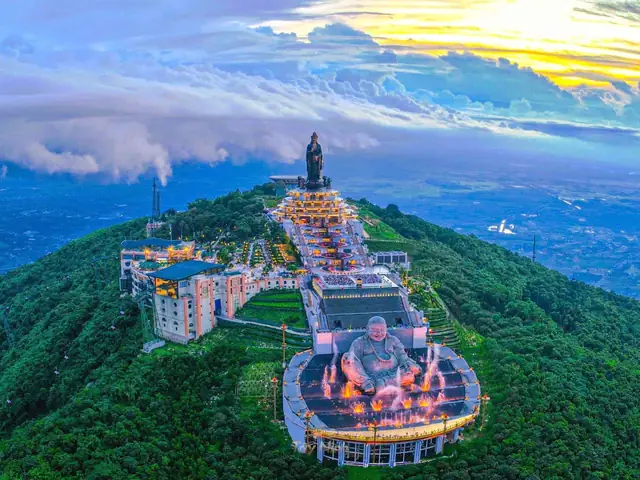 Hé Lộ Hình Ảnh Tôn Tượng Đức Phật Câu Na Hàm Sẽ Chính Thức Được An Vị Trên Núi Bà Đen Vào Ngày 29/12