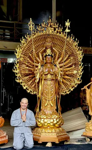 Hình Phật Thiên Thủ Thiên Nhãn