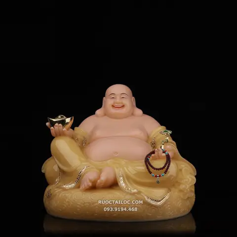 Hình Ảnh Đức Phật Di Lặc Trong Tư Thế Ngồi Nằm Thoải Mái