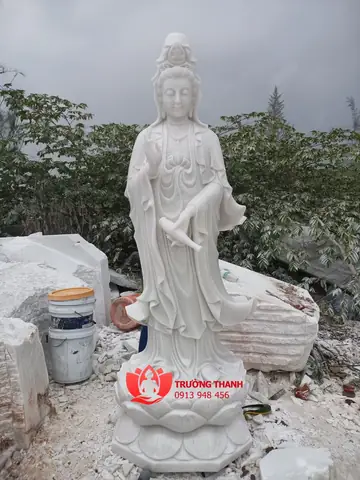 Vì Sao Lấy Hình Tượng Hoa Sen Gắn Liền Với Bồ Tát Quán Âm?