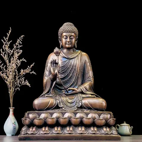 - Thường Xuyên Thờ Cúng, Lau Chùi Để Tỏa Lòng Thành Và Sự Tôn Trọng Dành Cho Đức Phật Thích Ca.