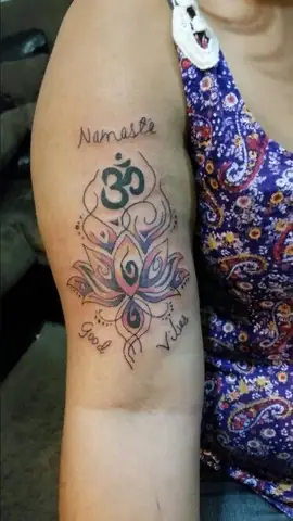 Hình Xăm Hoa Sen Kết Hợp Chú Om Mani Padme Hum